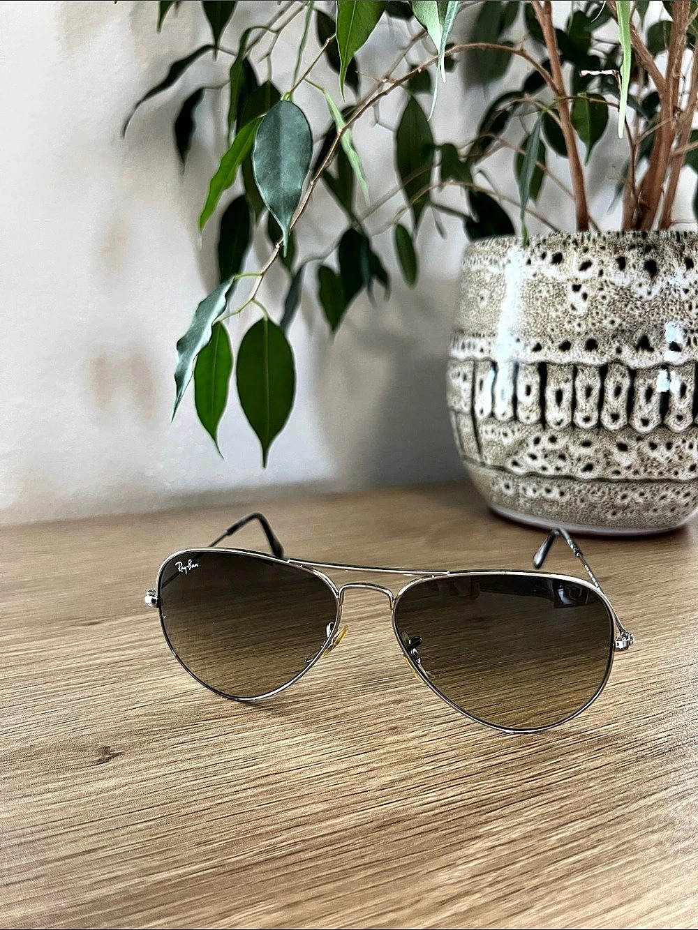 Ray-Ban RB3025 Aviator Gradient Sunglasses Aviator Sunglasses in Silver & Brown